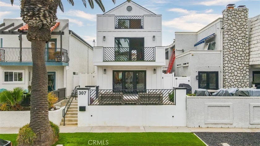 Experience exquisite detail in this turnkey Huntington Beach - Beach Home for sale in Huntington Beach, California on Beachhouse.com