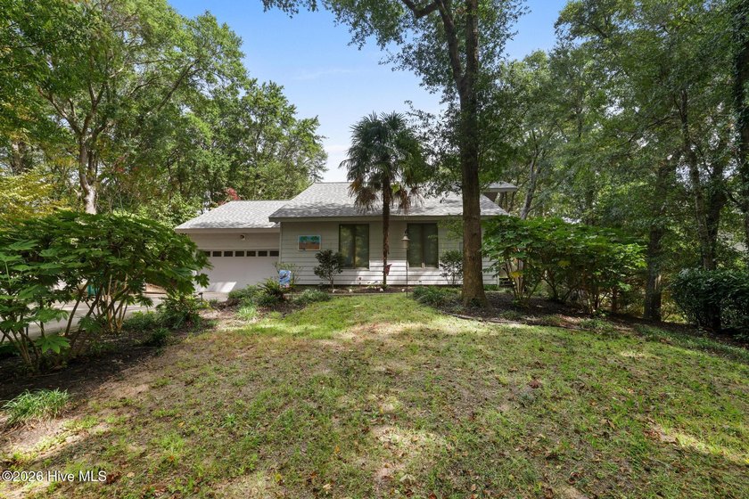 Waterfront Paradise with Private Pool & Boat Dock 3 Bedrooms | 2 - Beach Home for sale in Southern Shores, North Carolina on Beachhouse.com