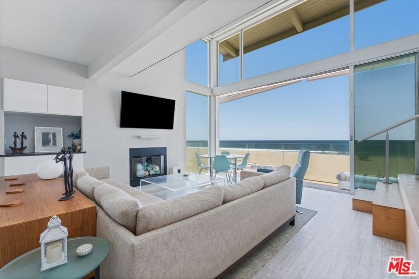 Oceanfront South Corner Penthouse With Ocean Views from Every - Beach Condo for sale in Marina Del Rey, California on Beachhouse.com