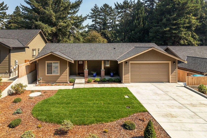 NATURE MEETS DESIGN in this brand-new 3-bedroom, 2-bathroom home - Beach Home for sale in Eureka, California on Beachhouse.com