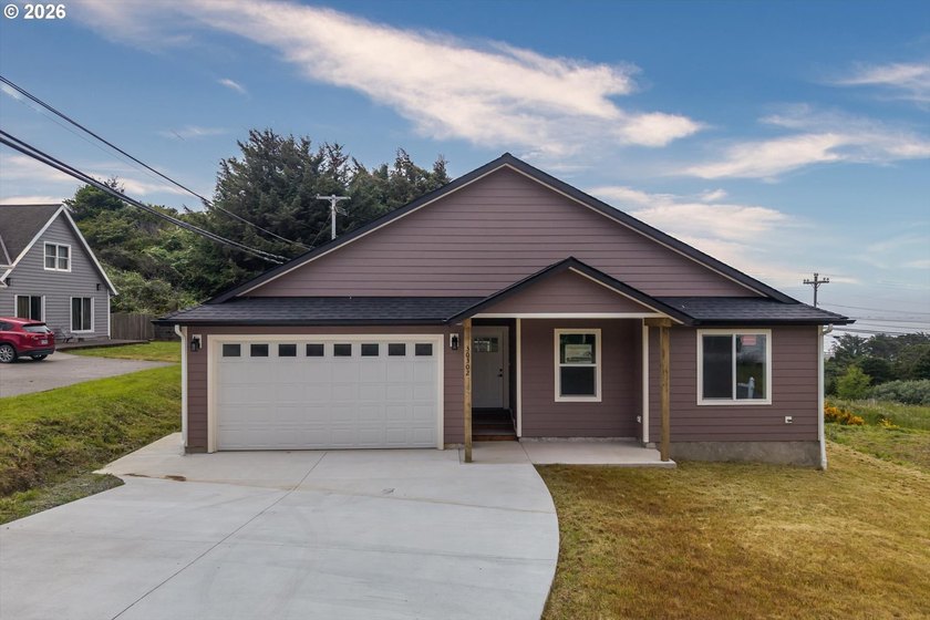Rare package: Brand-new 2025 custom home + fully separate - Beach Home for sale in Gold Beach, Oregon on Beachhouse.com