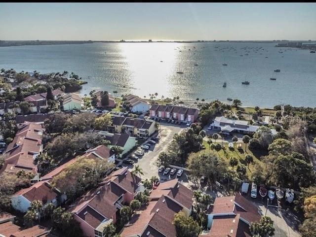 Discover this immaculate, turn-key ready condo in the highly - Beach Condo for sale in St. Petersburg, Florida on Beachhouse.com