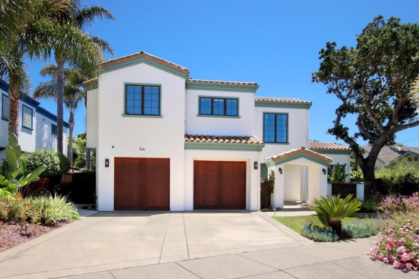 166 HARBOR BEACH COURT DELIVERS COASTAL LIVING AT IT'S BEST! - Beach Home for sale in Santa Cruz, California on Beachhouse.com