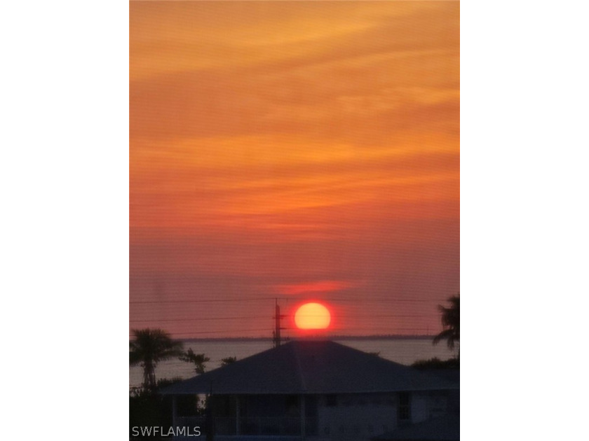 Where the love of Florida Sunsets, Beach and Pickle Ball meet! - Beach Condo for sale in Fort Myers Beach, Florida on Beachhouse.com
