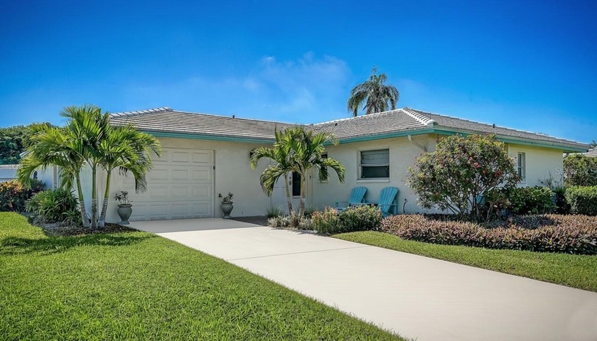 Beautifully Updated Villa in West Bradenton - Move-In Ready and - Beach Home for sale in Bradenton, Florida on Beachhouse.com