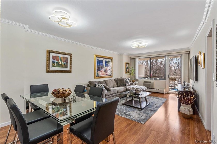 Welcome to this beautifully renovated, move-in-ready studio with - Beach Lot for sale in Bayside, New York on Beachhouse.com