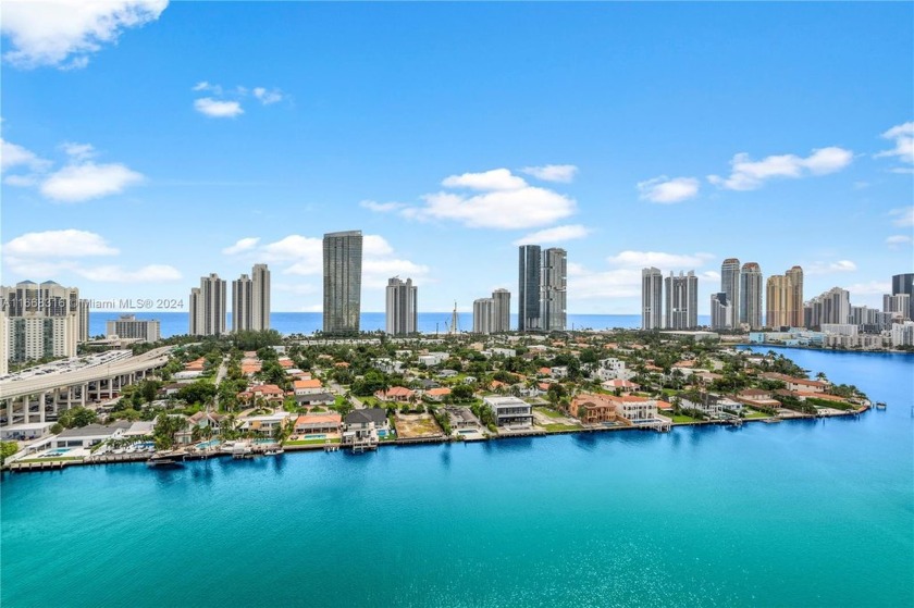 Breathtaking views of the ocean and Intracostal and wrap-around - Beach Condo for sale in Aventura, Florida on Beachhouse.com