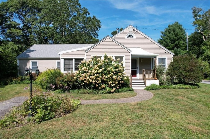 Well-kept 4 bedroom, 2 bath ranch with front porch, back deck - Beach Home for sale in South Kingston, Rhode Island on Beachhouse.com