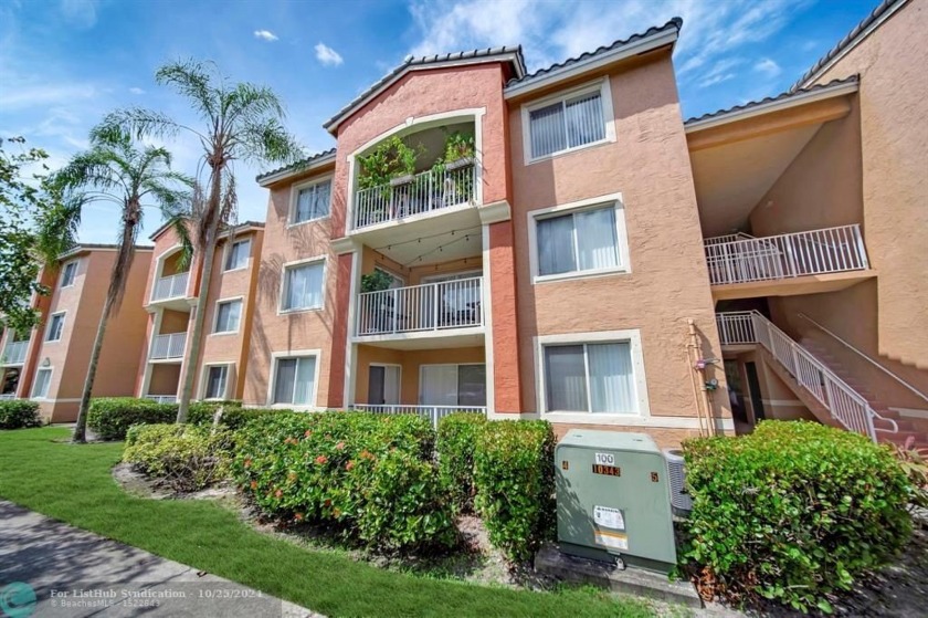 Welcome to Riviera Palms community! This 2 bedroom/2 bath unit - Beach Condo for sale in Pompano Beach, Florida on Beachhouse.com