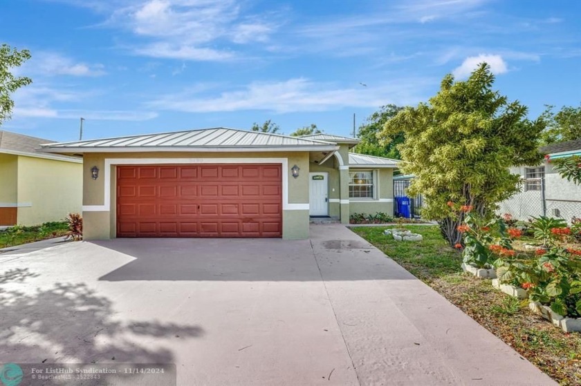 The sellers spared no expense when they remodeled this 2005 - Beach Home for sale in Pompano Beach, Florida on Beachhouse.com