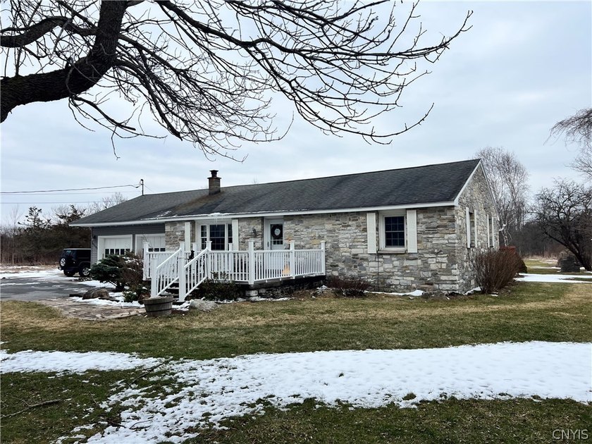 *CHARMING RANCH ON 2-ACRES LOCATED ONE-MILE FROM DOWNTOWN - Beach Home for sale in Sackets Harbor, New York on Beachhouse.com