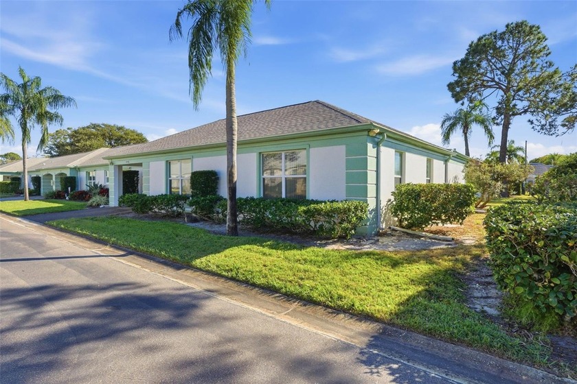 Beautifully updated 3 Bedroom 2 Bath 1 car garage Bardmoor Villa - Beach Home for sale in Seminole, Florida on Beachhouse.com