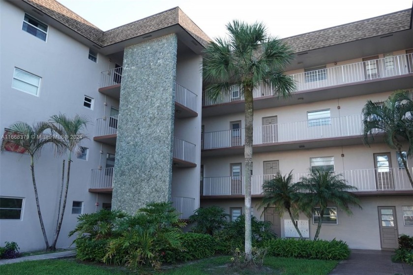 ALL SPECIAL ASSESSMENTS WILL BE PAID BY CURRENT
OWNER. AMAZING - Beach Condo for sale in Davie, Florida on Beachhouse.com