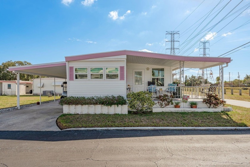 Under contract-accepting backup offers. Enjoy the relaxed - Beach Home for sale in Clearwater, Florida on Beachhouse.com