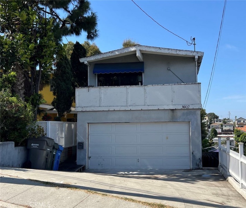 It is a fixer opportunity.

The property can be used as 2 - Beach Home for sale in Redondo Beach, California on Beachhouse.com