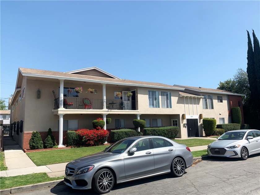 This 14 unit investment property consists of ten 1-bedroom / - Beach Apartment for sale in Long Beach, California on Beachhouse.com