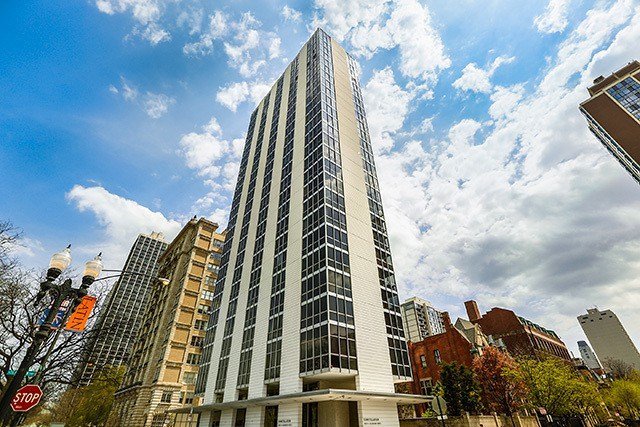 Gold Coast Gem! Fully rehabbed deluxe studio with sleeping - Beach Condo for sale in Chicago, Illinois on Beachhouse.com