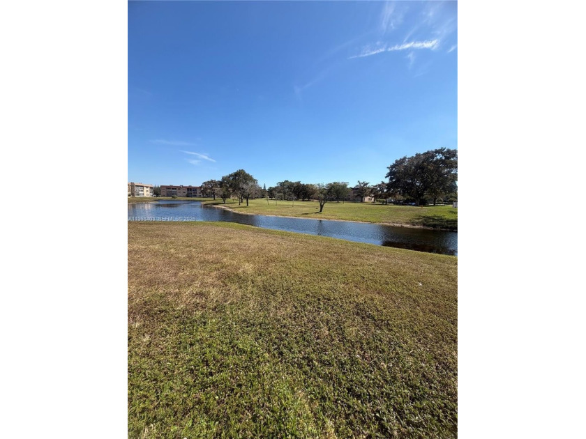 Sunrise lakes, a 55+ community where comfort, convenience and - Beach Condo for sale in Sunrise, Florida on Beachhouse.com