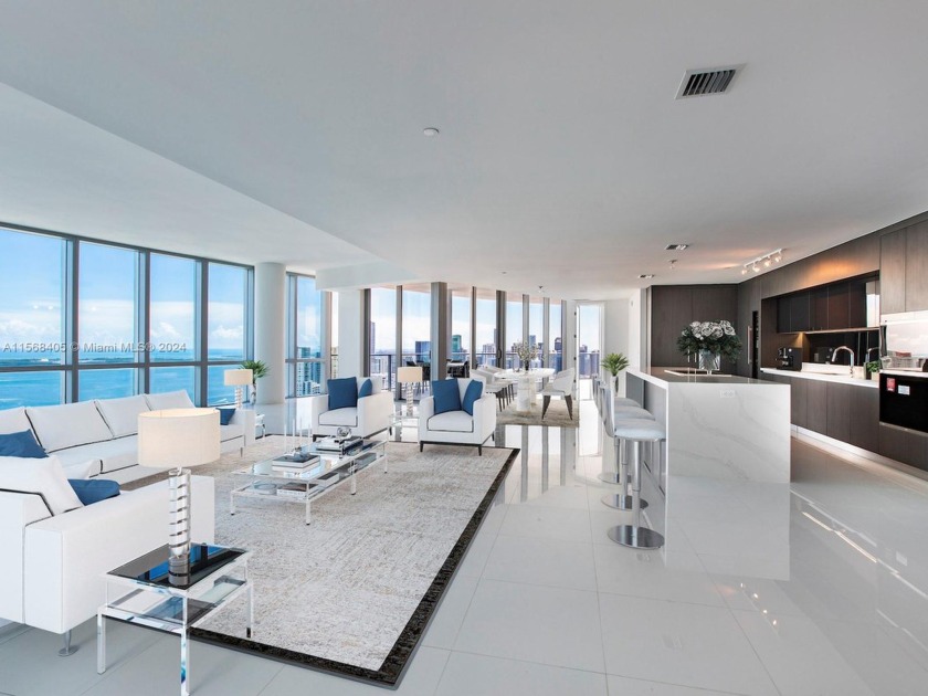 Spectacular 4 bedroom, 5 bathroom penthouse unit with bonus den - Beach Condo for sale in Miami, Florida on Beachhouse.com