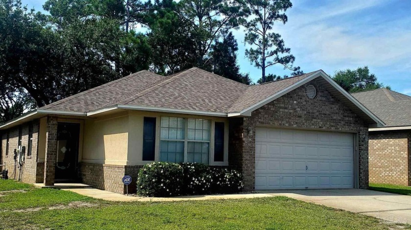 Move in ready home in desirable Autumn Meadows Subdivision - Beach Home for sale in Pensacola, Florida on Beachhouse.com