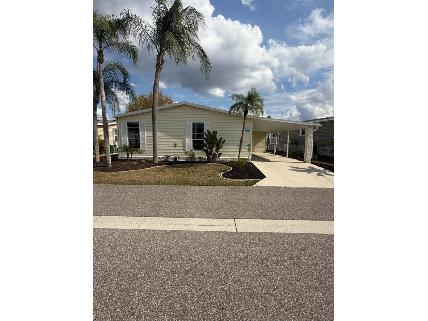 Enjoy this beautiful lake front 2 bedroom 2 bath home!   This - Beach Home for sale in Punta Gorda, Florida on Beachhouse.com