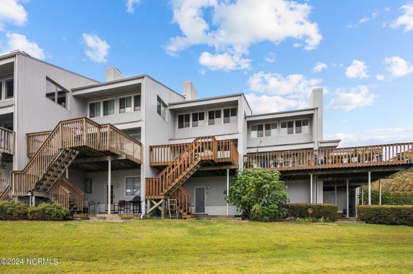 Picturesque view of Trent River! 

Beautifully maintained 3 - Beach Townhome/Townhouse for sale in New Bern, North Carolina on Beachhouse.com