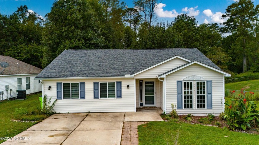 This wonderful home will surprise you with all the usable space - Beach Home for sale in New Bern, North Carolina on Beachhouse.com