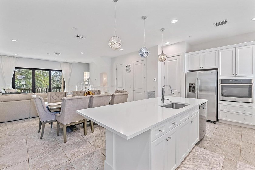 Beautiful townhouse in the highly sought-after community of - Beach Townhome/Townhouse for sale in Palm Beach Gardens, Florida on Beachhouse.com