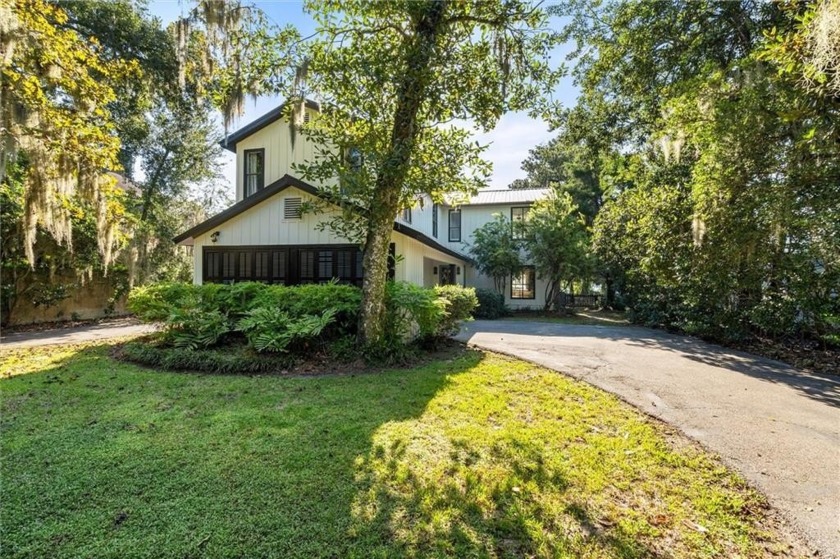 ***SELLER WILL ENTERTAIN OFFERS BETWEEN THE HIGHER AND LOWER - Beach Home for sale in Mobile, Alabama on Beachhouse.com