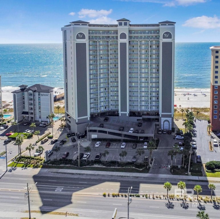 This isn't your typical beachfront condo! Impeccably clean - Beach Home for sale in Gulf Shores, Alabama on Beachhouse.com