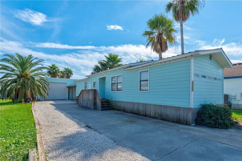 Charming commercial live/work opportunity in Port A with a prime - Beach Commercial for sale in Port Aransas, Texas on Beachhouse.com