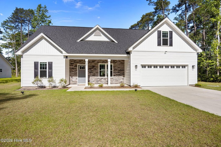 Welcome home to 521 Leatherwood Dr. in the desirable town of - Beach Home for sale in Calabash, North Carolina on Beachhouse.com