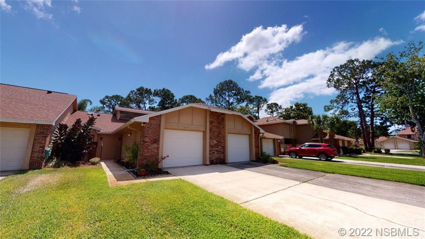 Great 2 Bed 2 Bath townhome with attached 1 car garage in - Beach Townhome/Townhouse for sale in Daytona Beach, Florida on Beachhouse.com