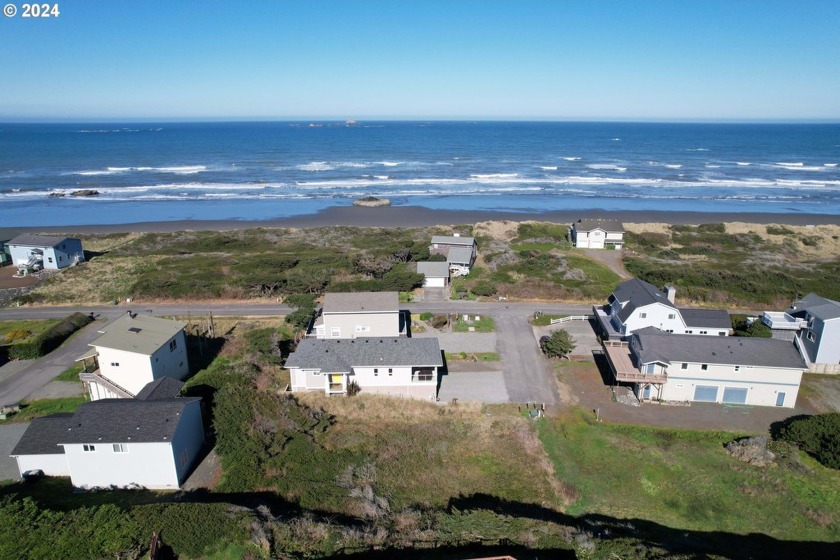 Own a part of a popular beachfront community! This almost - Beach Lot for sale in Gold Beach, Oregon on Beachhouse.com