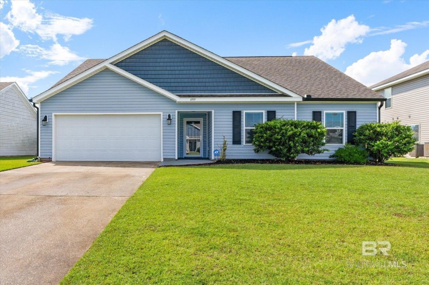 Immaculately maintained four-bedroom, two-bathroom home in a - Beach Home for sale in Gulf Shores, Alabama on Beachhouse.com