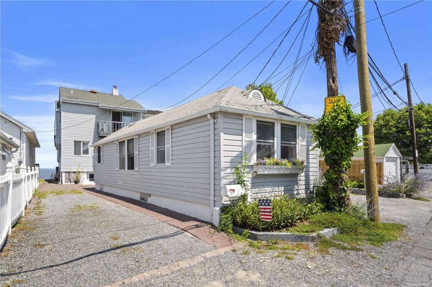 If you adore the soothing sound of waves and breathtaking - Beach Home for sale in Bayville, New York on Beachhouse.com