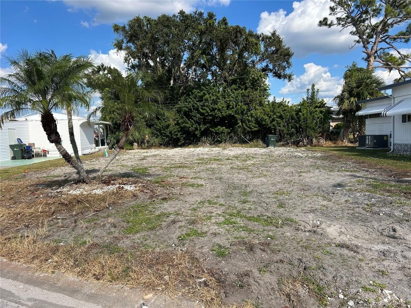 Great lot to install your brand new Mobile Home in a very - Beach Lot for sale in Sarasota, Florida on Beachhouse.com