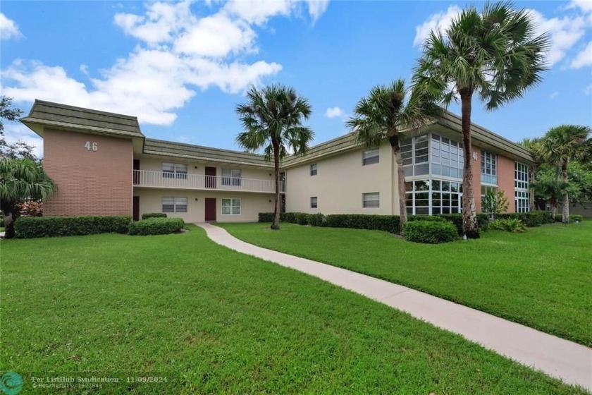 Welcome to this charming 1-bedroom, 1-bath condo in Vista - Beach Condo for sale in Vero Beach, Florida on Beachhouse.com