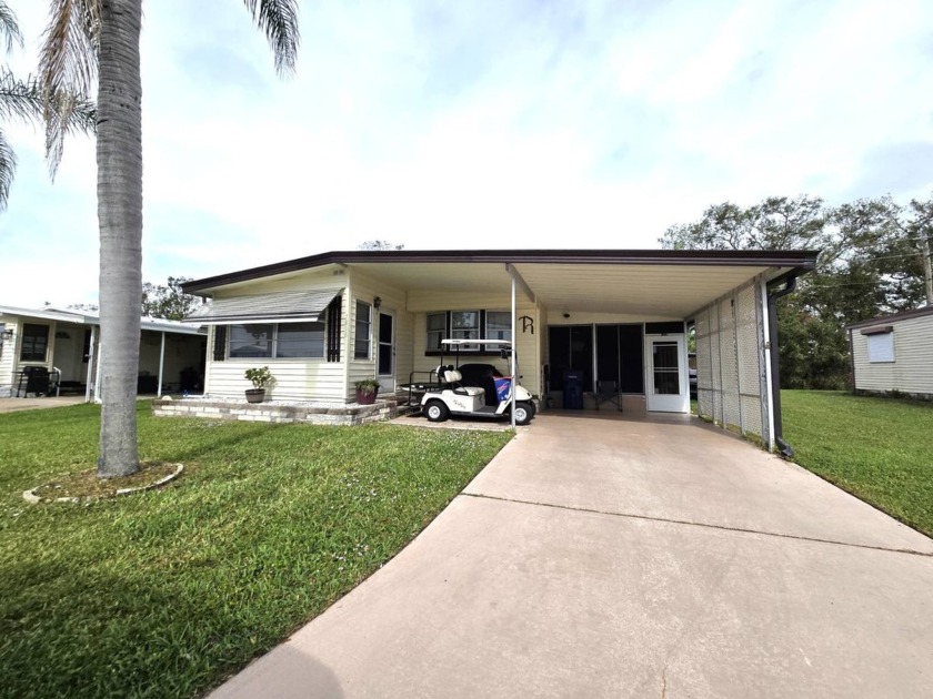 Step into this charming 2-bedroom, 2-bathroom home, complete - Beach Home for sale in Ellenton, Florida on Beachhouse.com