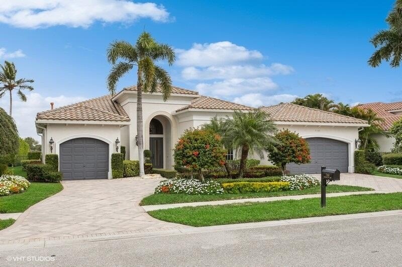 EXCEPTIONAL GOLF ESTATE WITH IMMEDIATE PREMIER GOLF MEMBERSHIP! - Beach Home for sale in West Palm Beach, Florida on Beachhouse.com