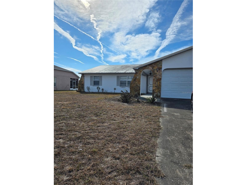 GREAT OPPORTUNITTY ... NO REAR NEIGHBORS ...1505 SQ FT HOME WITH - Beach Home for sale in Spring Hill, Florida on Beachhouse.com