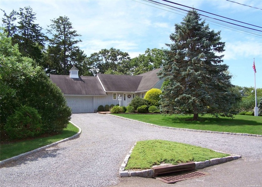 South Bayport - Custom Built Home on Cul-de-sac, Farm Ranch with - Beach Home for sale in Bayport, New York on Beachhouse.com