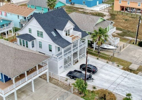 TURN-KEY READY BEACH HOUSE & INVESTMENT OPPORTUNITY. This 2024 - Beach Home for sale in Rockport, Texas on Beachhouse.com