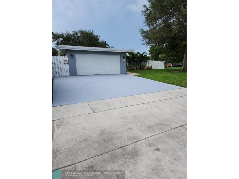 Corner lot, remodeled, ready to move, great conditions, all - Beach Home for sale in Pompano Beach, Florida on Beachhouse.com