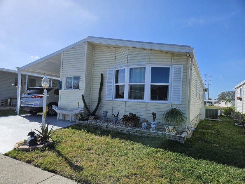 This is a 55+ land lease/NON Flood zone/Pet friendly/Very active - Beach Home for sale in Tarpon Springs, Florida on Beachhouse.com