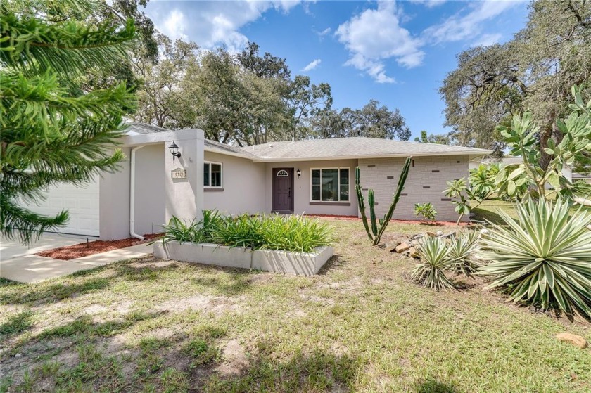 Welcome to this newly renovated 2 bedroom, 2 bath, 2 car garage - Beach Home for sale in Port Richey, Florida on Beachhouse.com