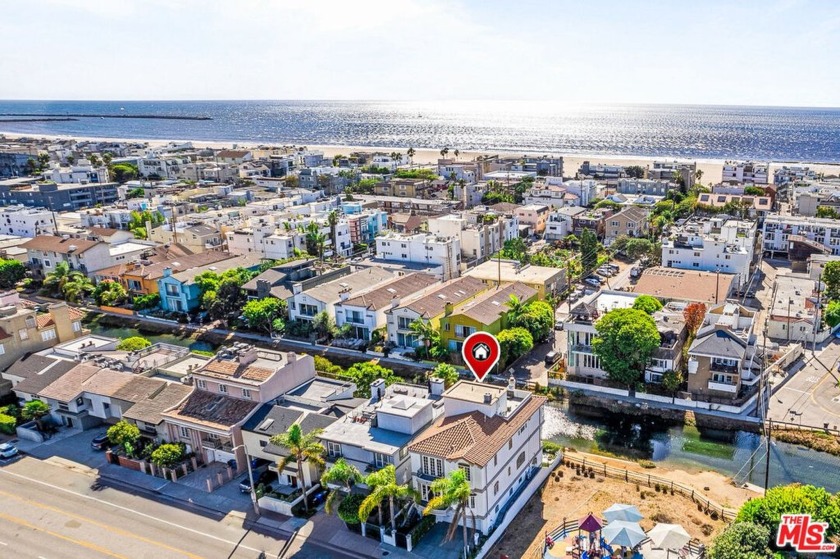 Stunning, luxurious four-level, canal-front home within the - Beach Home for sale in Marina Del Rey, California on Beachhouse.com