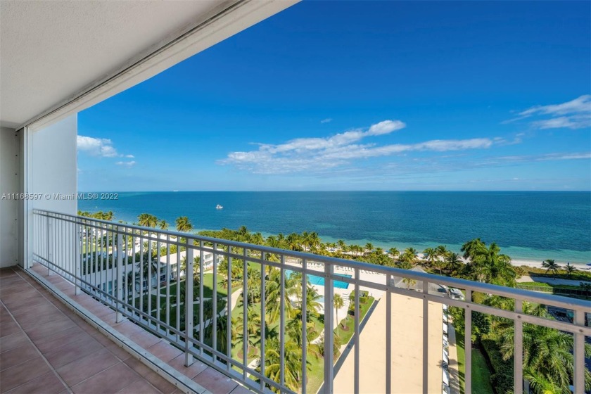 Rarely available *A* line corner unit in Casa del Mar with - Beach Condo for sale in Key Biscayne, Florida on Beachhouse.com