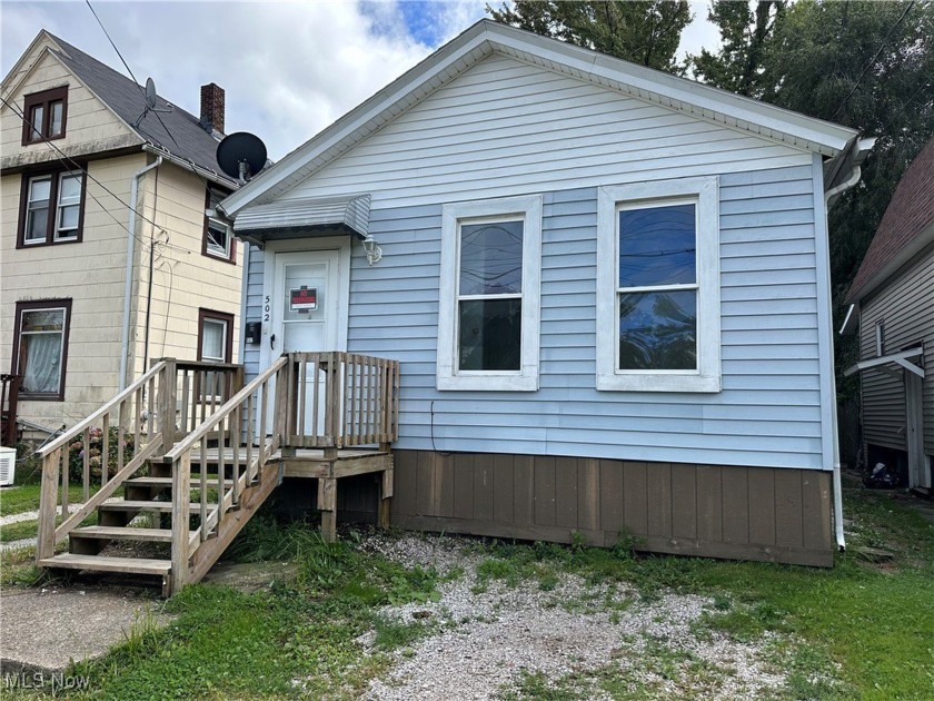 Cozy and cute 3-bedroom bungalow in Ashtabula with a fenced-in - Beach Home for sale in Ashtabula, Ohio on Beachhouse.com