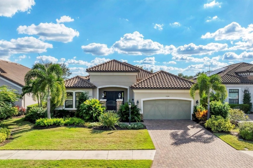 Experience the best of Florida living in this 3 bedroom, 2.5 - Beach Home for sale in Bradenton, Florida on Beachhouse.com